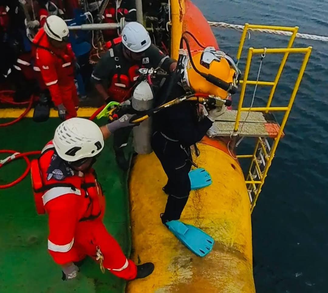 Commercial diving training